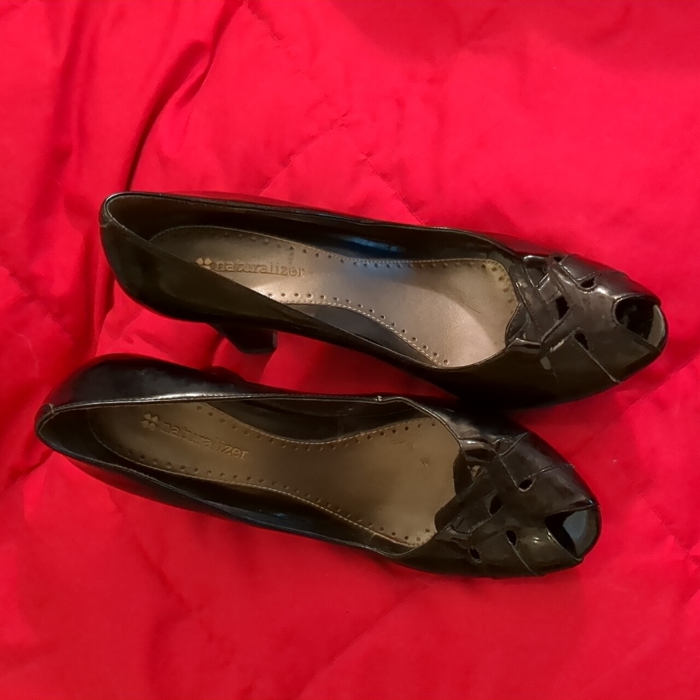 Naturalizer heels size 7.5